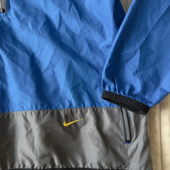 Nike Running Jacket (Size S/P) - Picture 7 of 11
